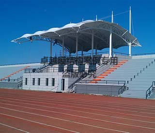 長春一汽高等?？茖W(xué)校操場膜結(jié)構(gòu)看臺