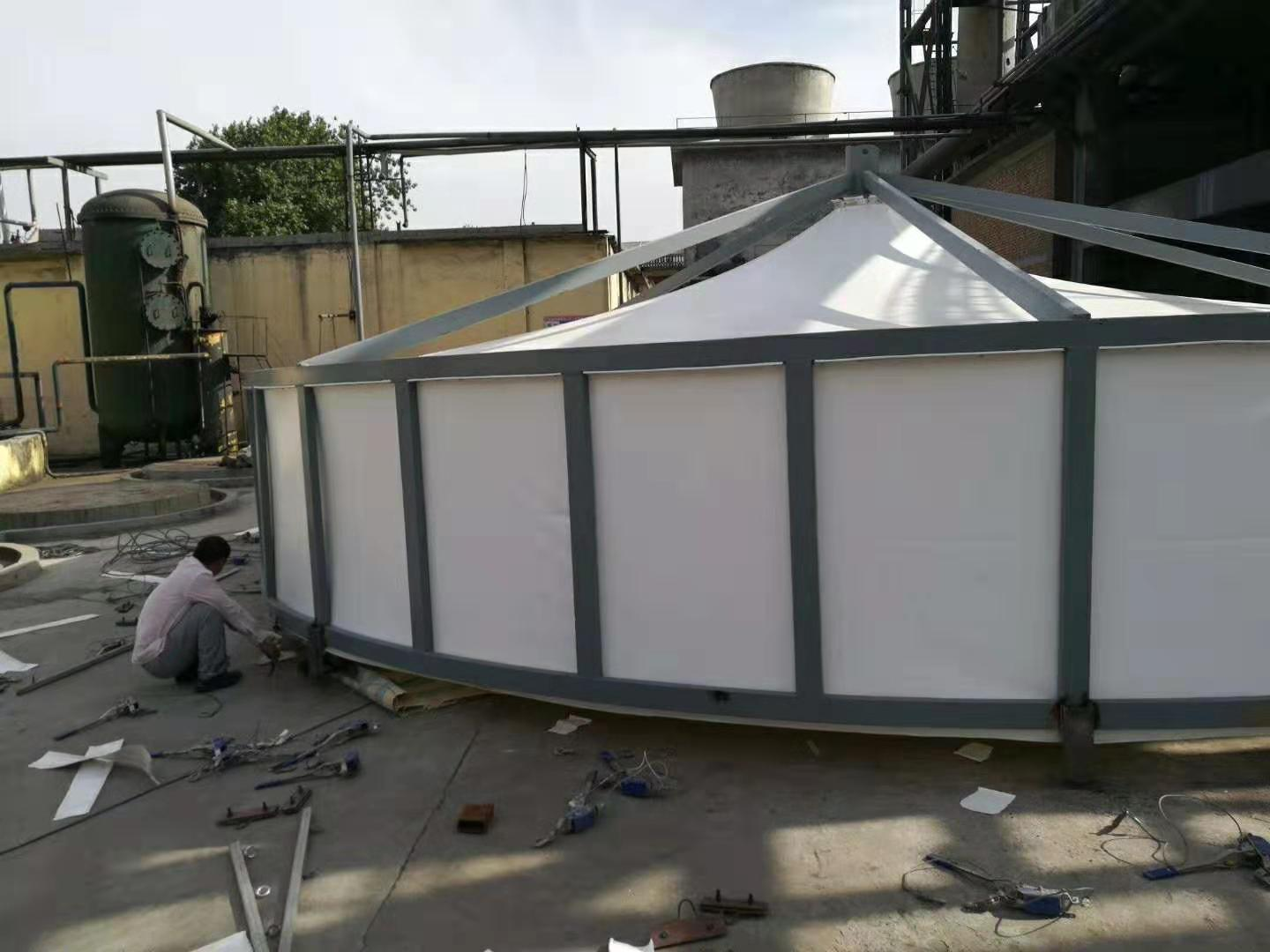 隨動式<font color='red'>污水池加蓋</font>密封罩與固定式加蓋相比，有哪些特點