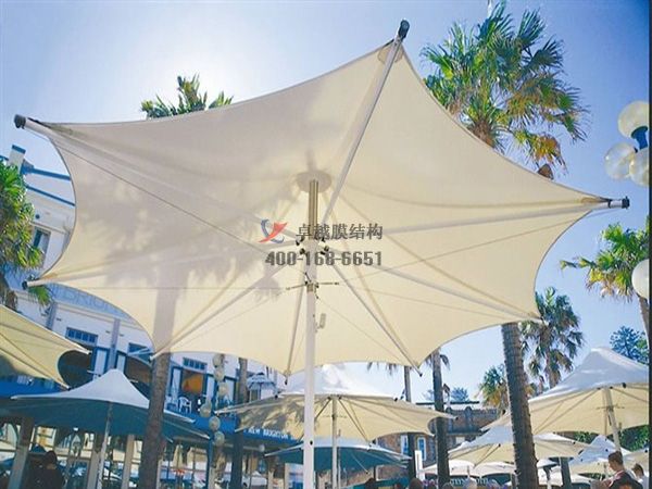 湘潭張拉<font color='red'>膜結(jié)構(gòu)景觀</font>設(shè)計(jì)施工【案例圖片】 　　