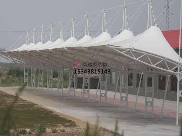 鎮(zhèn)平<font color='red'>膜結(jié)構停車棚</font>【遮陽棚生產(chǎn)安裝】