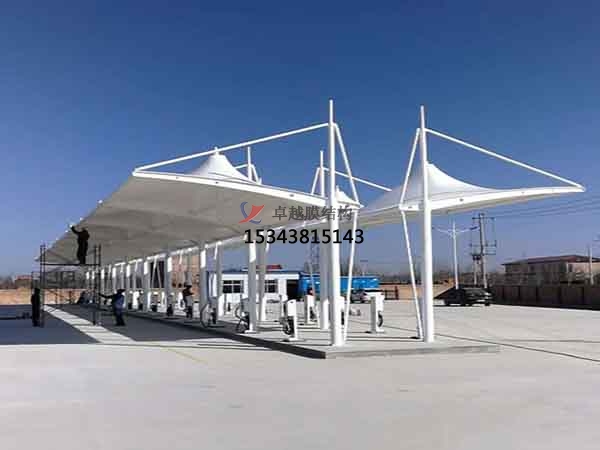 <font color='red'>膜結(jié)構(gòu)車棚</font>之刀刮膜材的優(yōu)點？