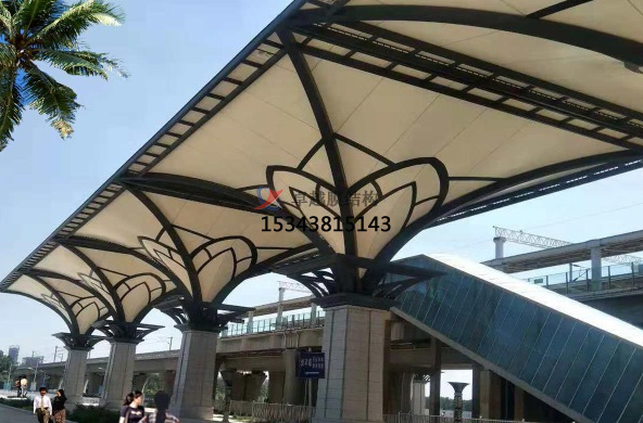 張拉膜結(jié)構(gòu)遮陽雨棚能抵抗多少級臺風(fēng)暴雨？