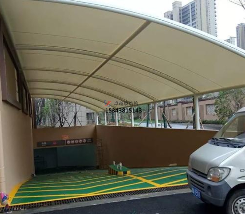 普洱車(chē)庫(kù)出入口雨棚——普洱膜結(jié)構(gòu)公司專業(yè)廠家