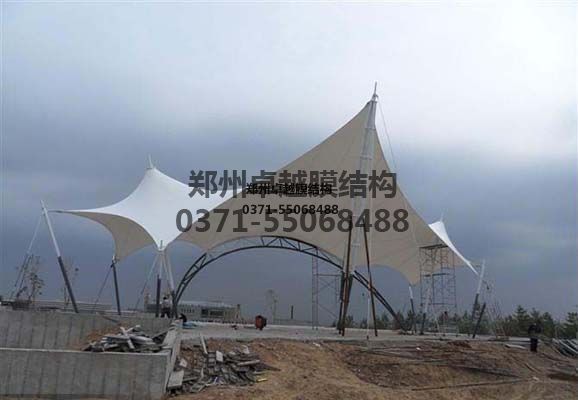 西安張拉膜遮陽棚生產(chǎn)廠家設(shè)計施工【西安外國語大學張拉膜遮陽棚】等項目